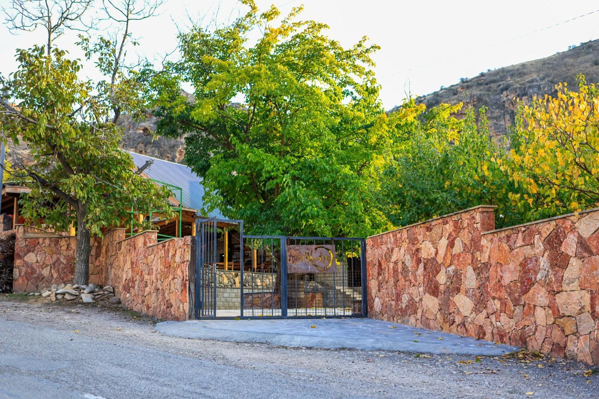 Areni Wine Art Bed & Breakfast エクステリア 写真