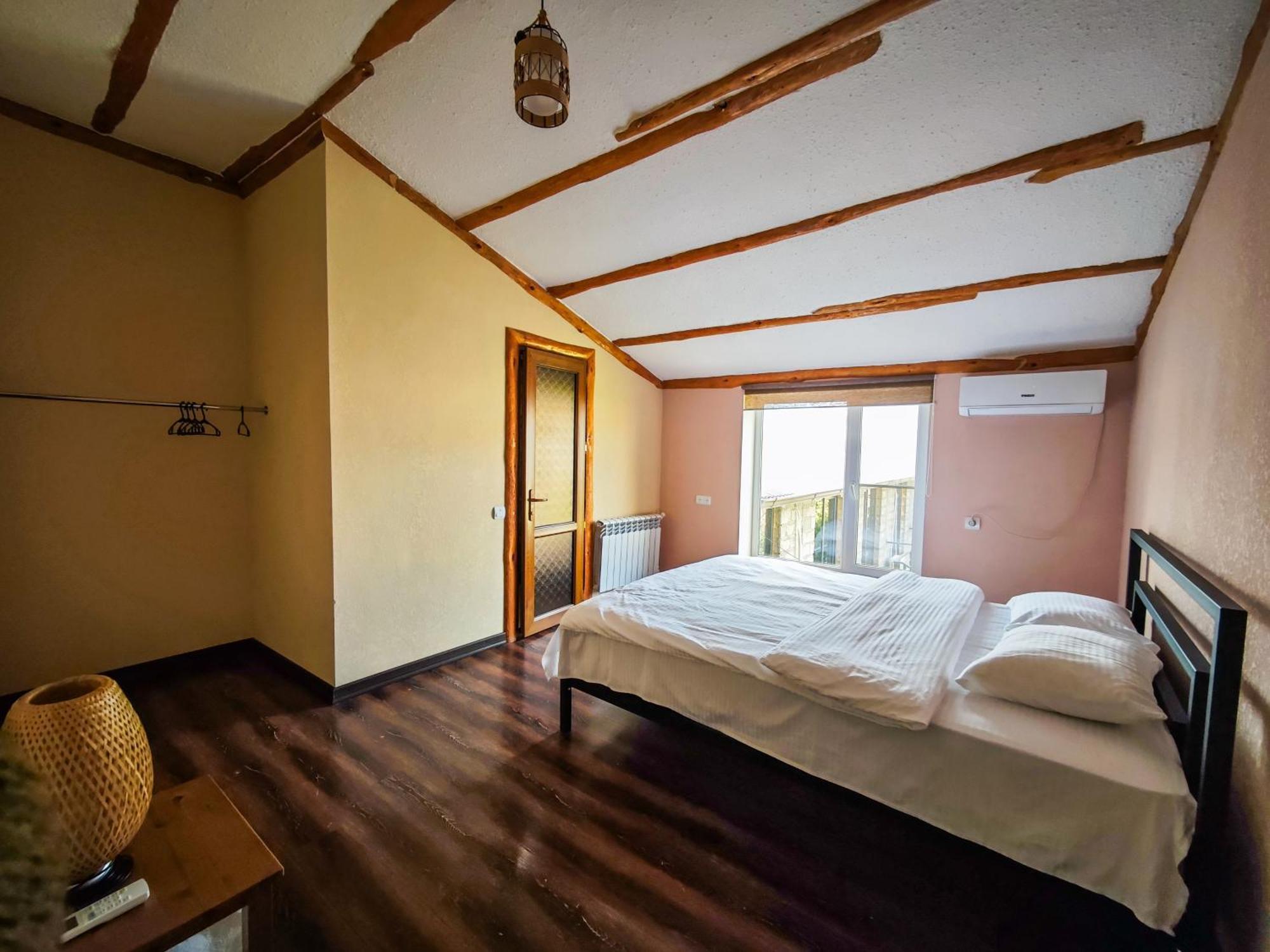 Areni Wine Art Bed & Breakfast エクステリア 写真
